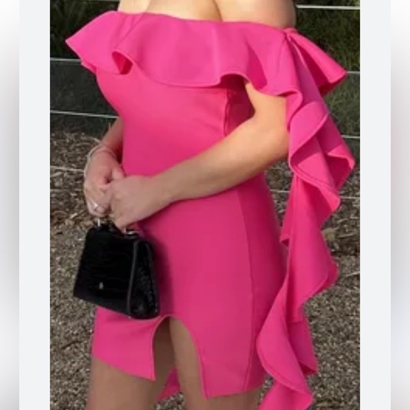 Dress, cocktail/ party, ruffled, brand new, no tag, newer working - Picture 2 of 10